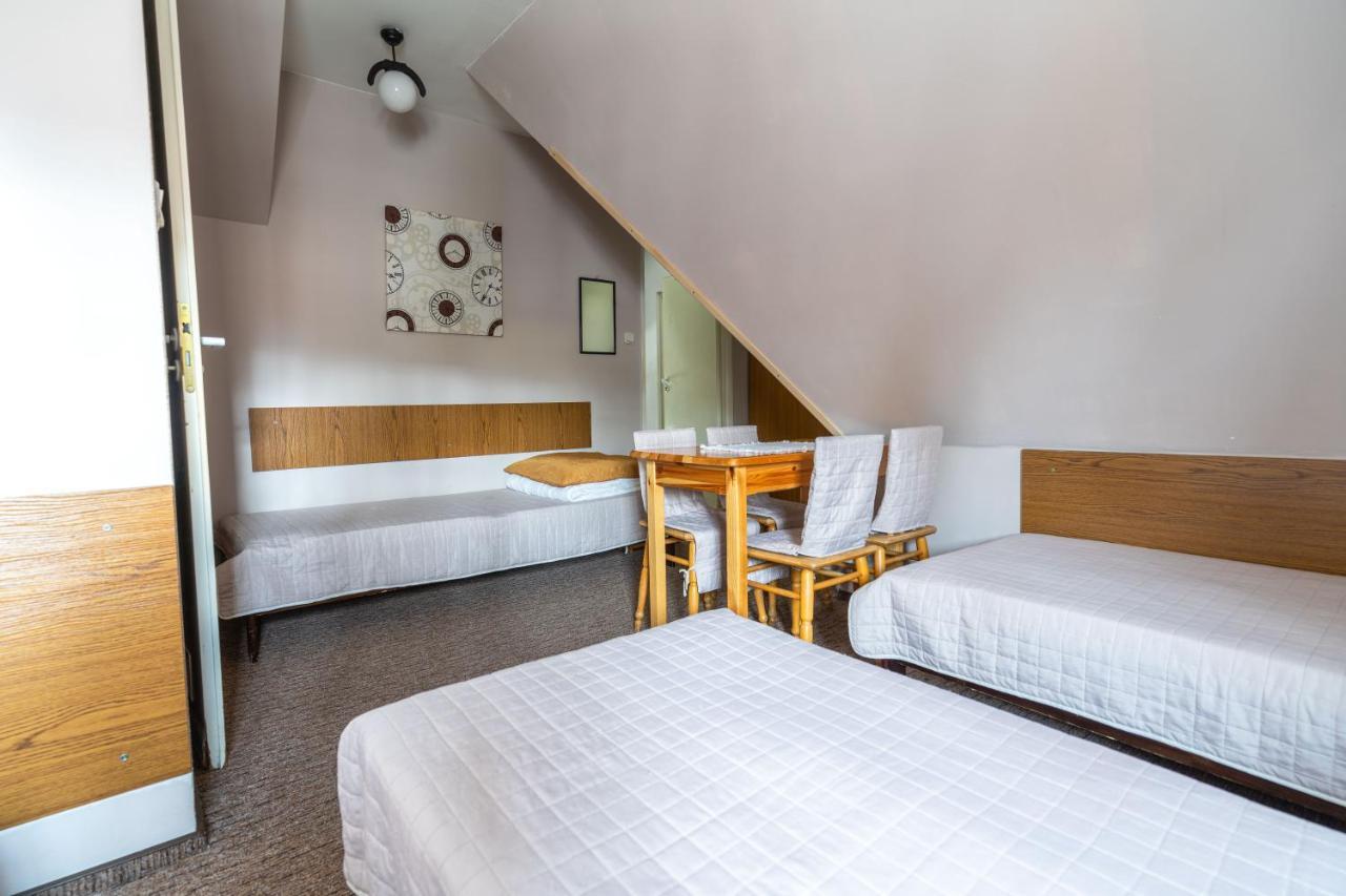 Miedzynarodowe Schronisko Mlodziezowe Ptsm Szarotka Hostel Zakopane Buitenkant foto