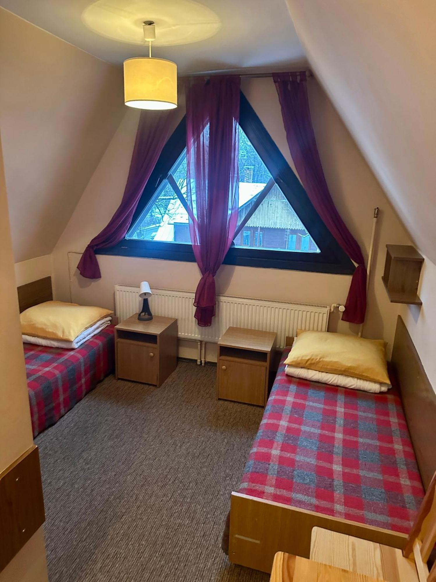 Miedzynarodowe Schronisko Mlodziezowe Ptsm Szarotka Hostel Zakopane Buitenkant foto